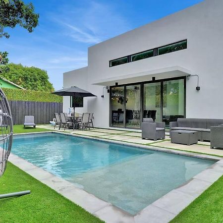 Design House -Heated Pool -Big Yard -Gated Parking Villa Miami Bagian luar foto