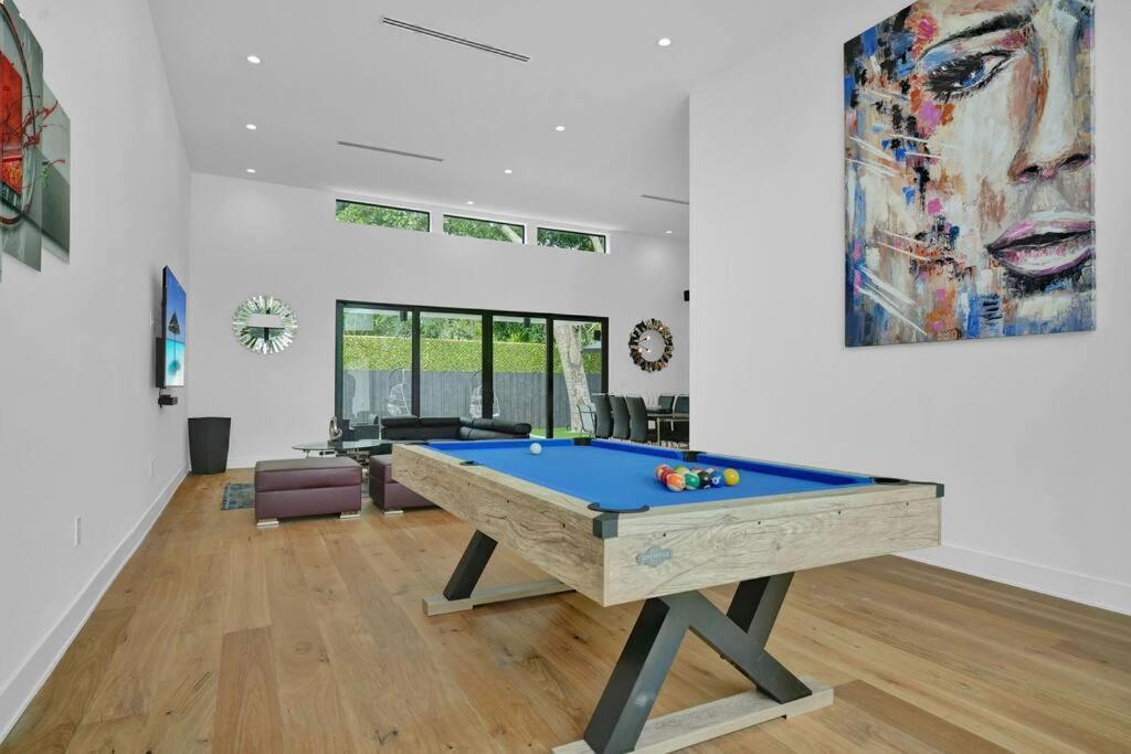 Design House -Heated Pool -Big Yard -Gated Parking Villa Miami Bagian luar foto