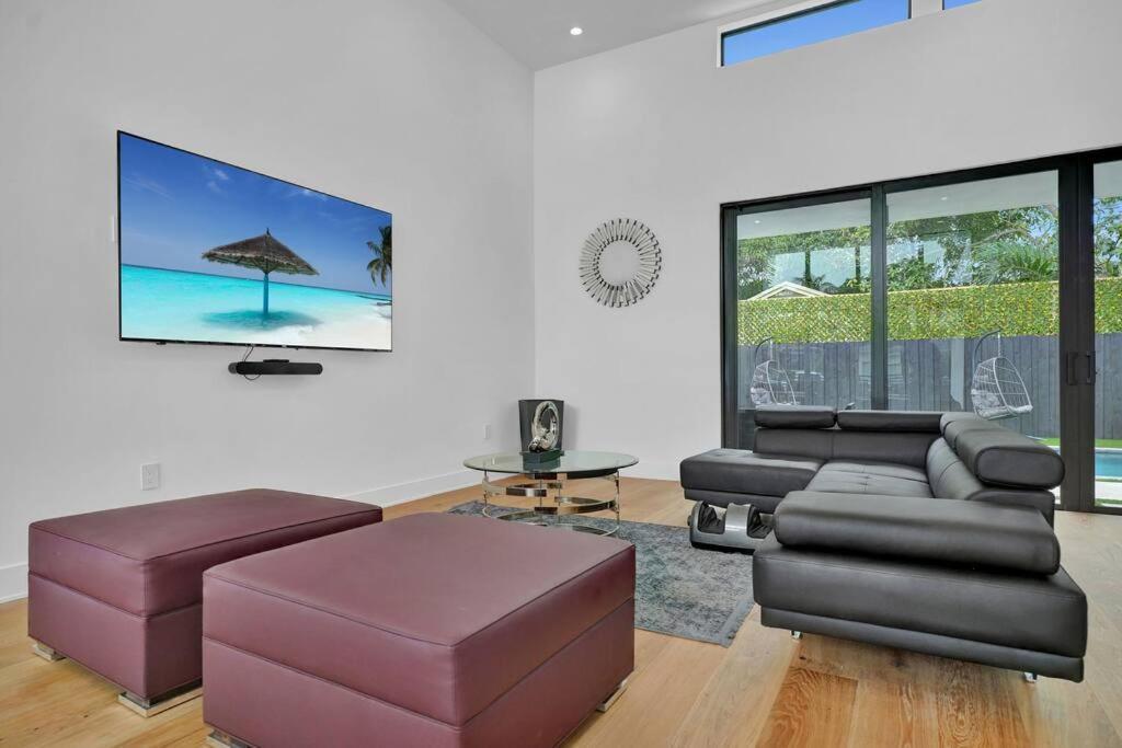 Design House -Heated Pool -Big Yard -Gated Parking Villa Miami Bagian luar foto