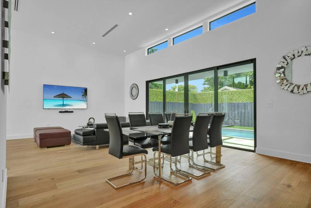 Design House -Heated Pool -Big Yard -Gated Parking Villa Miami Bagian luar foto