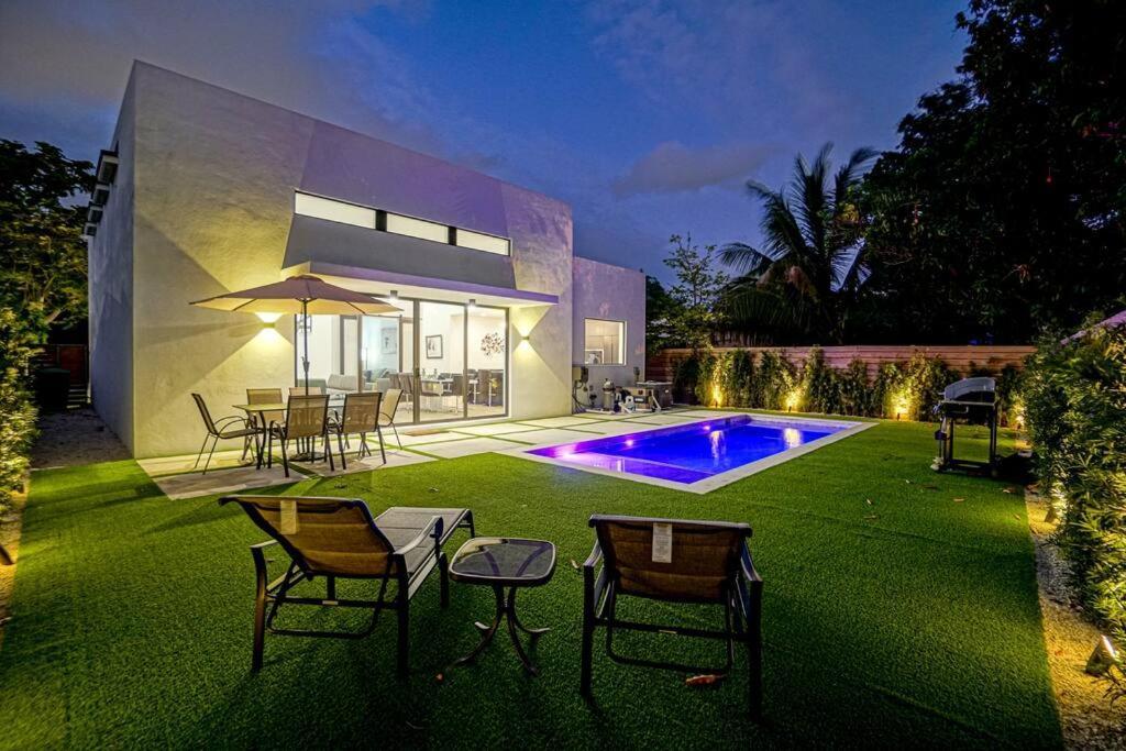 Design House -Heated Pool -Big Yard -Gated Parking Villa Miami Bagian luar foto