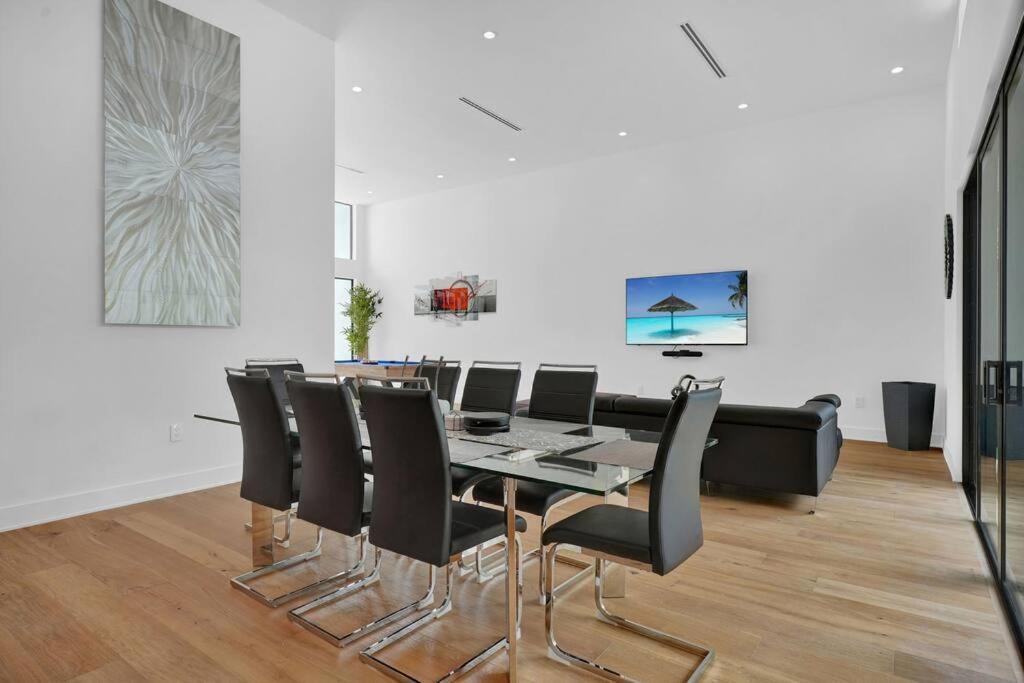 Design House -Heated Pool -Big Yard -Gated Parking Villa Miami Bagian luar foto