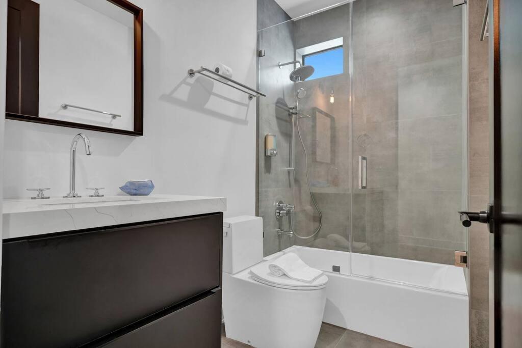 Design House -Heated Pool -Big Yard -Gated Parking Villa Miami Bagian luar foto